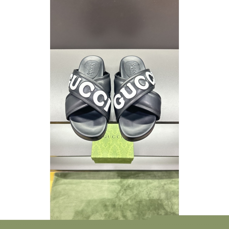 G*u*i slippers